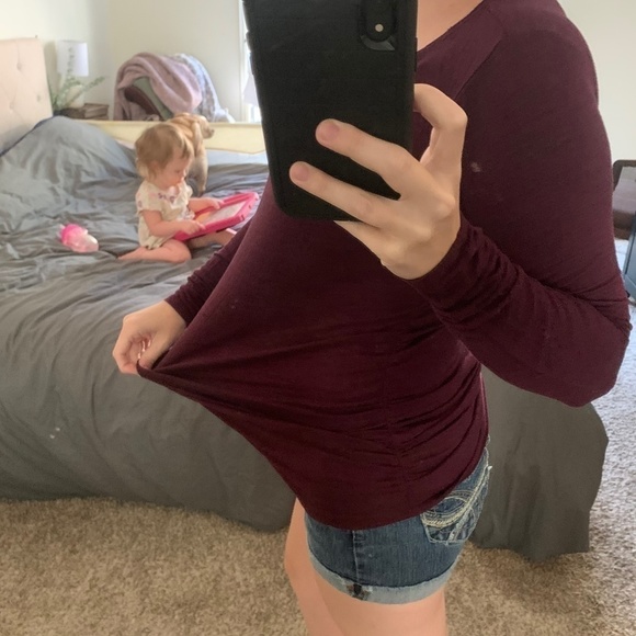 MOTHERHOOD Maternity Dark Plum Purple Long Sleeve V-Neck Shirt Size Small (733) - Picture 2 of 6